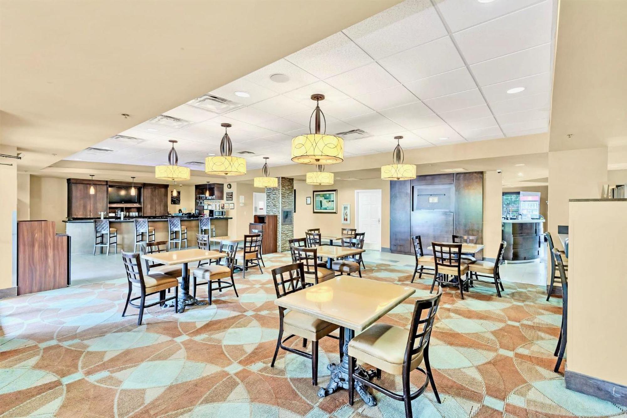 Upscale 1br - Two Queens Pool - Near Orlando