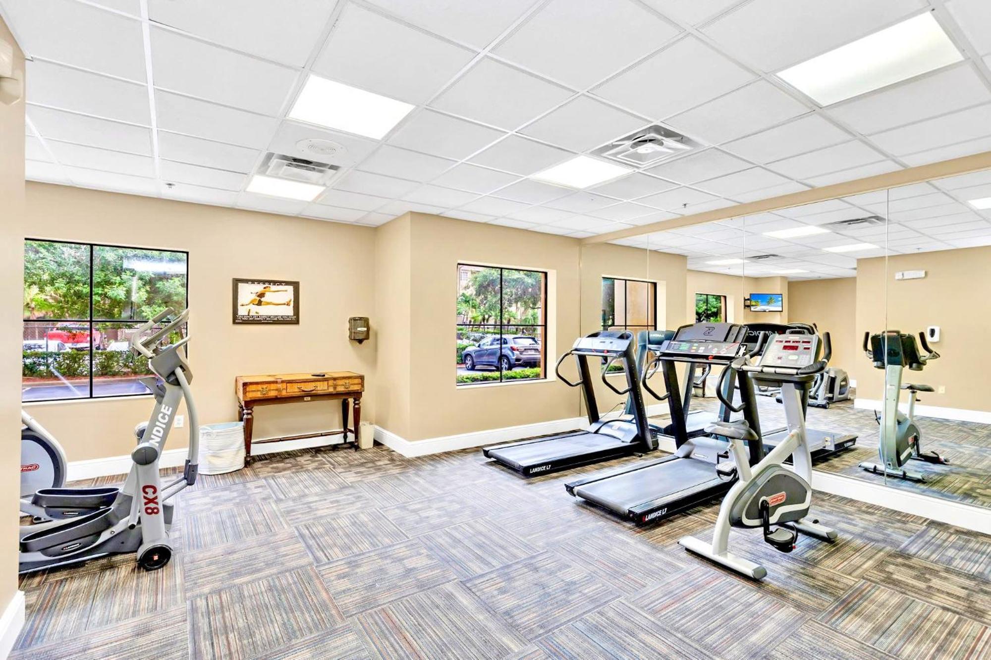 Upscale 1br - Two Queens Pool - Near Appartement Orlando
