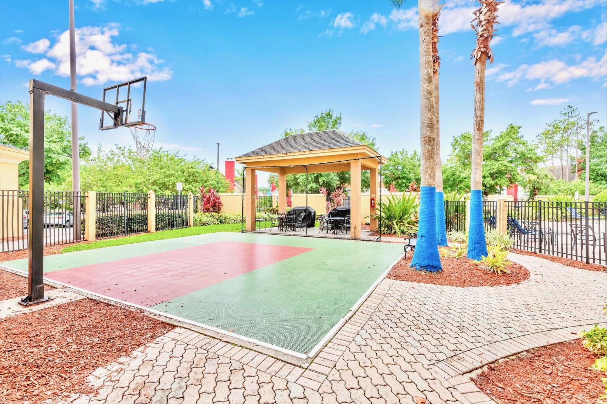 Upscale 1br - Two Queens Pool - Near Appartement